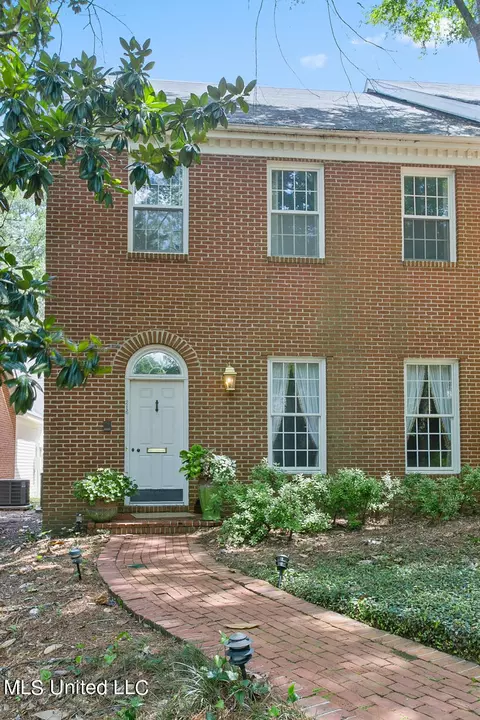 216 Eastbrooke St, Jackson, MS 39216