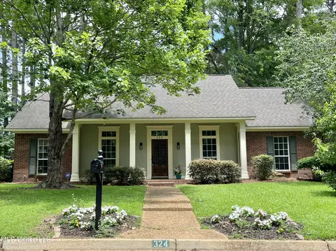 324 Sagewood Dr, Ridgeland, MS 39157