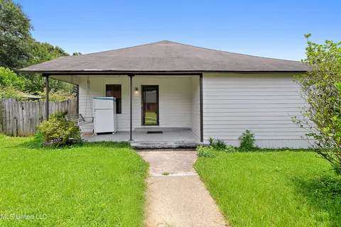 103 N Third St, Wiggins, MS 39577
