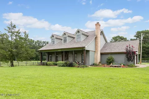 143 Lakeview Rd, Brandon, MS 39047