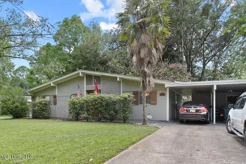 429 Pimlico Pl, Jackson, MS 39211