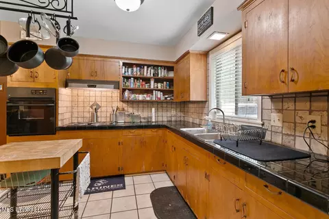 429 Pimlico Pl, Jackson, MS 39211 photo 9
