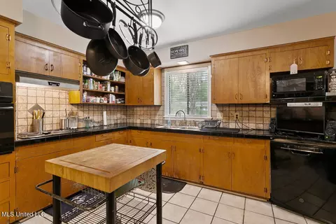 429 Pimlico Pl, Jackson, MS 39211 photo 10