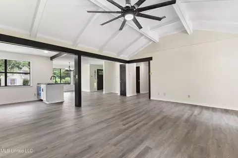 5030 Ridgewood Dr, Moss Point, MS 39563 photo 5