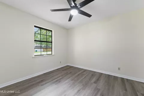5030 Ridgewood Dr, Moss Point, MS 39563 photo 17