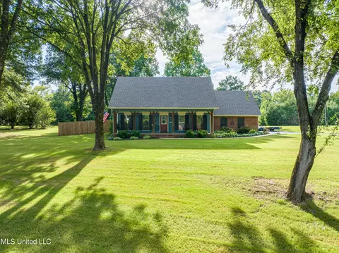 8225 Huckleberry Dr, Olive Branch, MS 38654