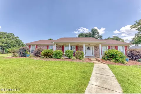 2404 Regency Dr, Biloxi, MS 39532