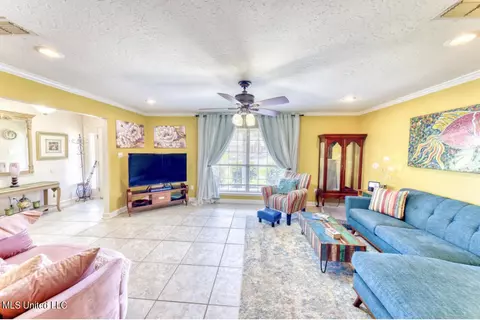 2404 Regency Dr, Biloxi, MS 39532 photo 5