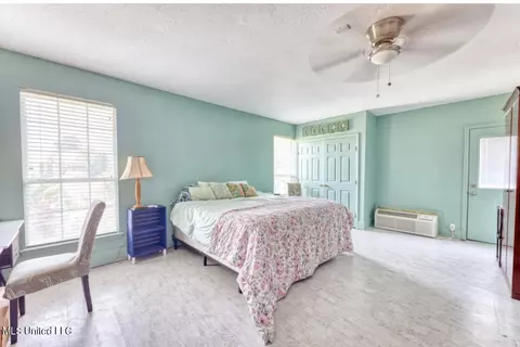 2404 Regency Dr, Biloxi, MS 39532 photo 17