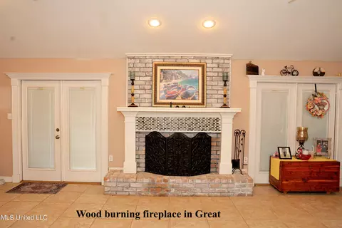 2404 Regency Dr, Biloxi, MS 39532 photo 8