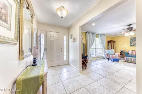 2404 Regency Dr, Biloxi, MS 39532 photo 3