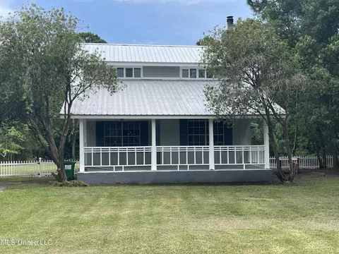 3204 Nathan Hale Ave, Pascagoula, MS 39581