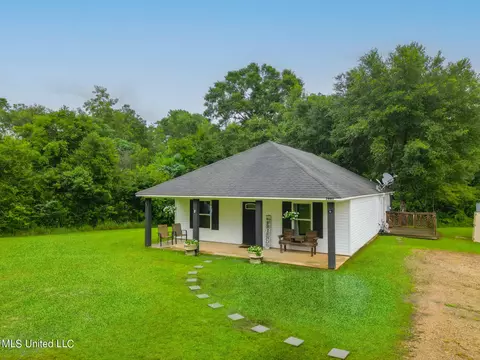 24165 Mchenry Rd, Saucier, MS 39574