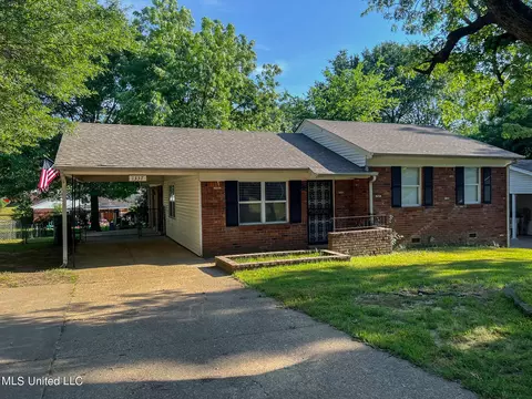 1337 Moss Point Dr, Southaven, MS 38671