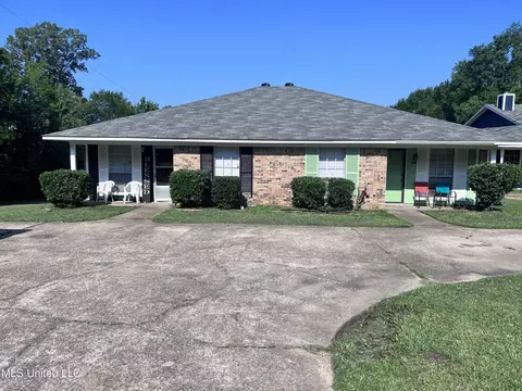 221 Maddox Rd #A/B, Jackson, MS 39212