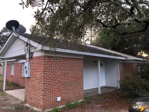 2022 South St, Gulfport, MS 39507
