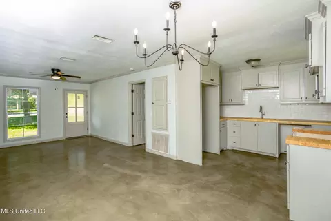 807 NE Boling St, Magee, MS 39111 photo 4