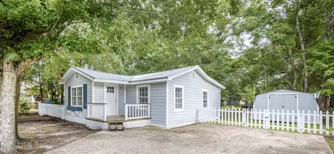 2405 Davidson Rd, Ocean Springs, MS 39564