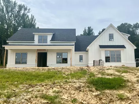 9281 Treadway Creek Dr, Hernando, MS 38632