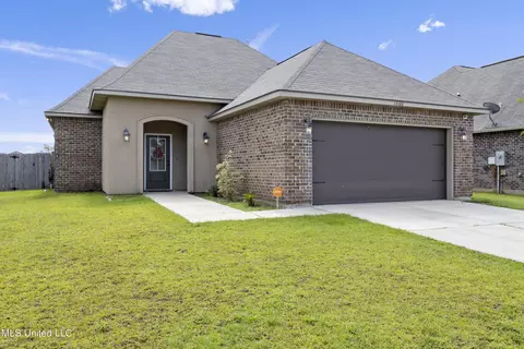 15180 Oberlin Ave, Gulfport, MS 39503