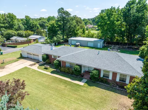 7120 Polk Ln, Olive Branch, MS 38654