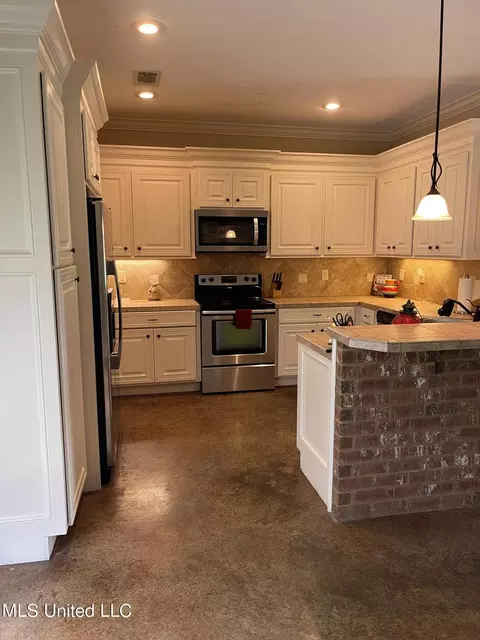 117 Belle Chasse Dr, Byram, MS 39272 photo 4