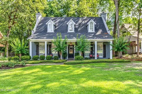 902 Riverchase Dr, Brandon, MS 39047
