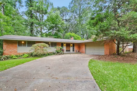 2203 Southwood Rd, Jackson, MS 39211