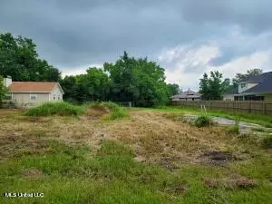 979 Dunbar Ave, Bay Saint Louis, MS 39520