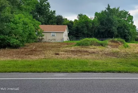 981 Dunbar Ave, Bay Saint Louis, MS 39520