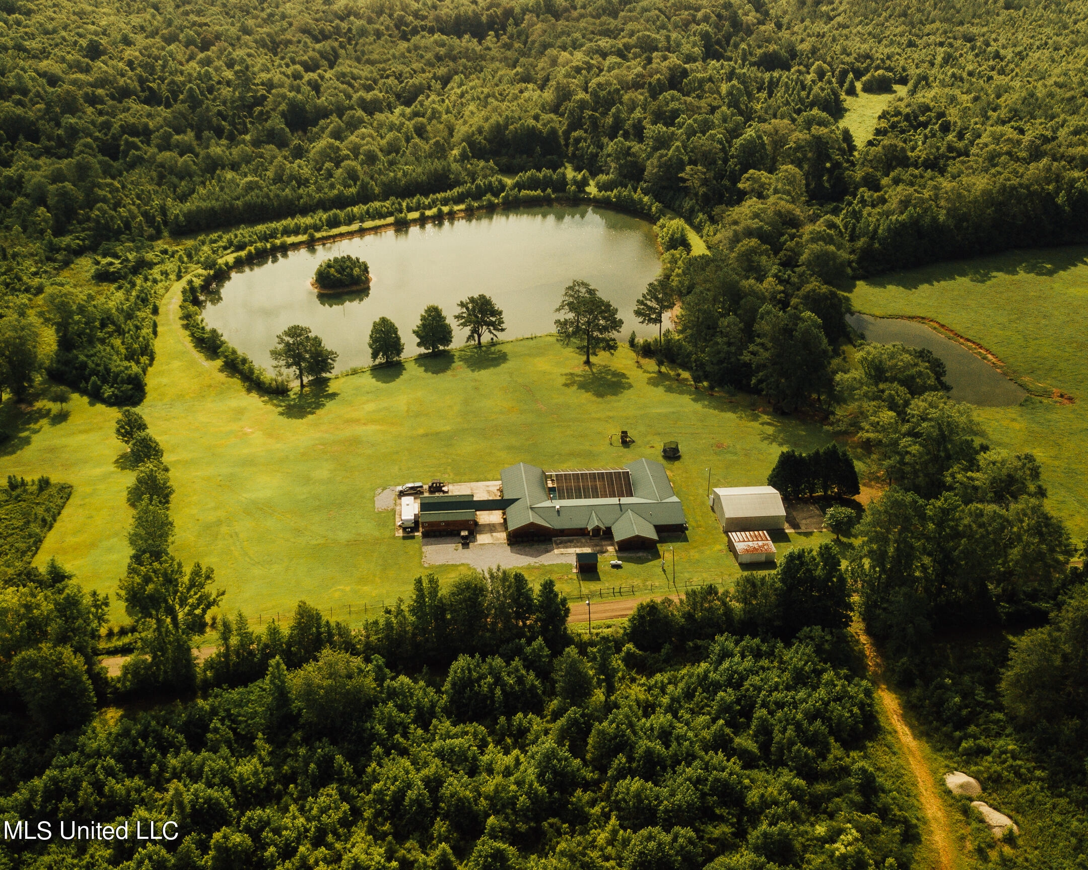 2072 Love Creek Dr Dr