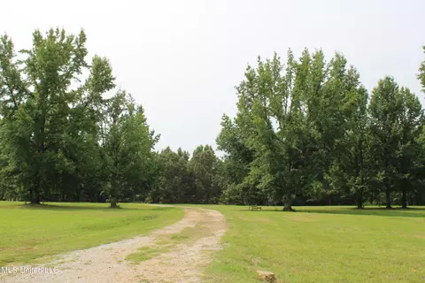 85 Autumn Oaks Dr, Lamar, MS 38642