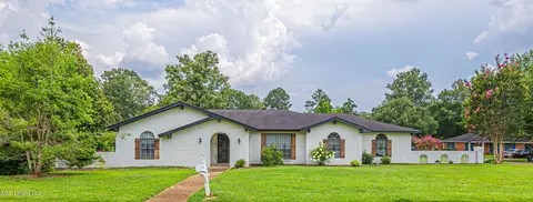 6345 Woodstock Dr, Jackson, MS 39206