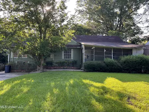 1740 Kenmore Dr, Jackson, MS 39209 photo 1
