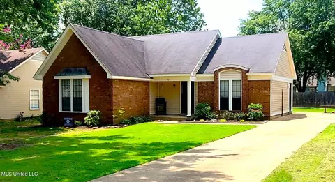 7411 White Ash Dr, Southaven, MS 38671