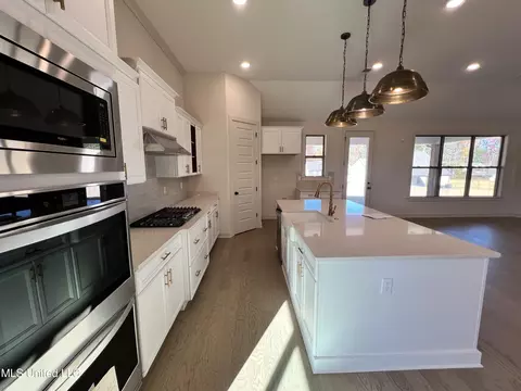 6932 Sunrise Loop S, Olive Branch, MS 38654 photo 4