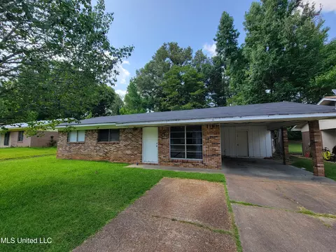 14 Lance Dr, Brandon, MS 39042