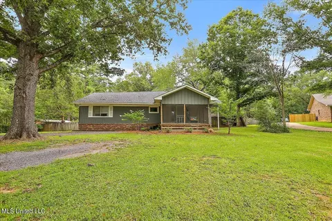 1122 Davis Cv, Jackson, MS 39209