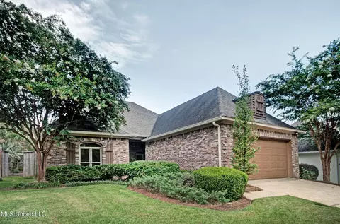 114 Harbortowne Rd, Ridgeland, MS 39157