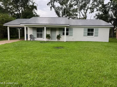 119 Bradford Cir, Ocean Springs, MS 39564