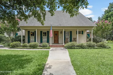 1356 E Second St, Pass Christian, MS 39571