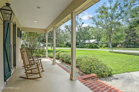 1356 E Second St, Pass Christian, MS 39571 photo 2