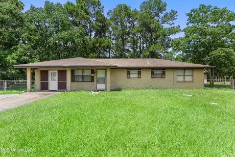 610 Liz Cir, Gulfport, MS 39503