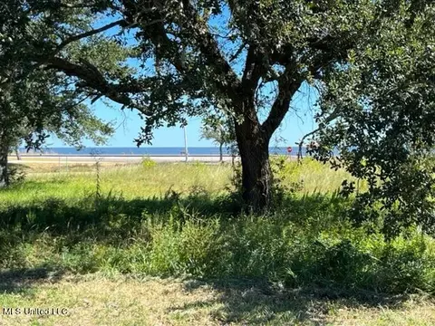 Kerr Street, Long Beach, MS 39560