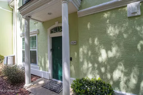 2252 Beach Dr #1106, Gulfport, MS 39507