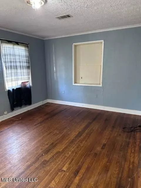 813 Combs St, Jackson, MS 39204 photo 2