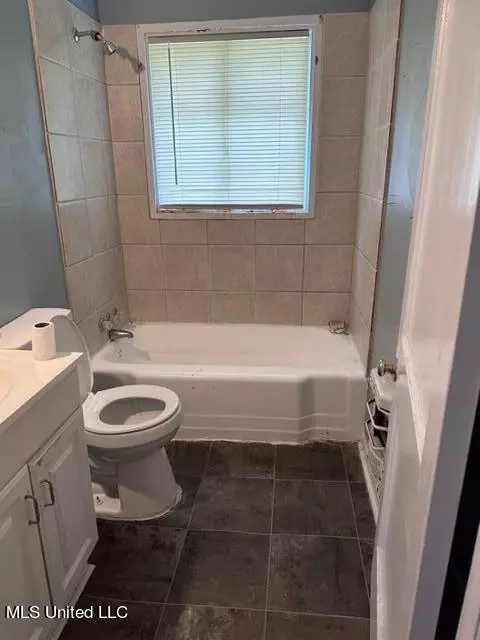 813 Combs St, Jackson, MS 39204 photo 4