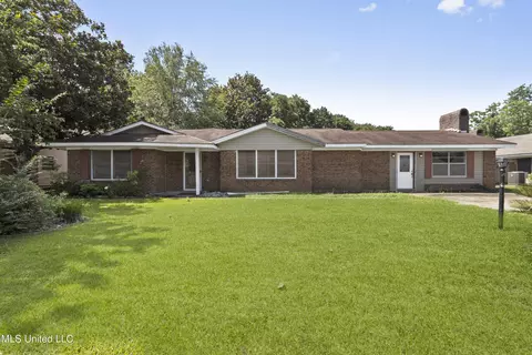 15433 N Parkwood Dr, Gulfport, MS 39503