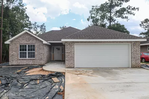 9714 Pokai St, Diamondhead, MS 39525