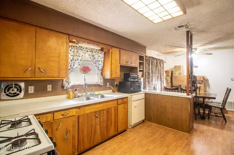 7047 Lesusky Rd, Long Beach, MS 39560 photo 7